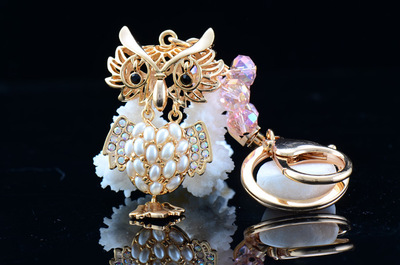 另類時(shí)尚新寵 鏤空貓頭鷹鑲珍珠鑰匙扣，廠家直銷引爆飾品批發(fā)市場